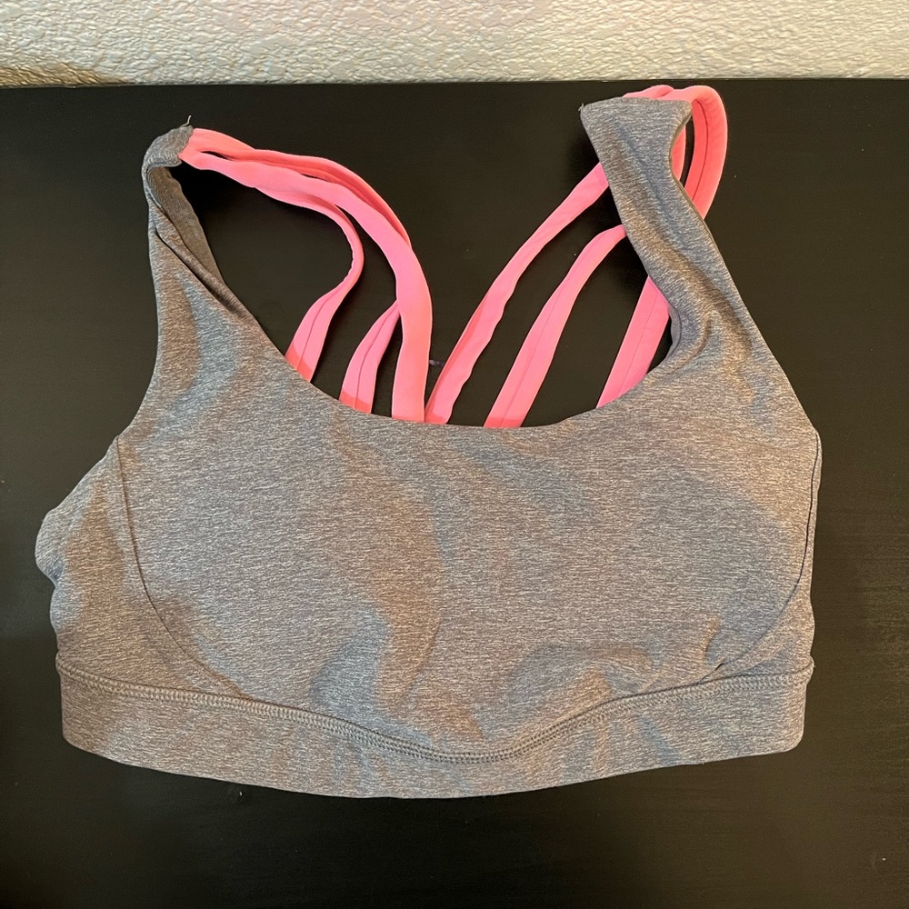 Lululemon bra size 4. EUC